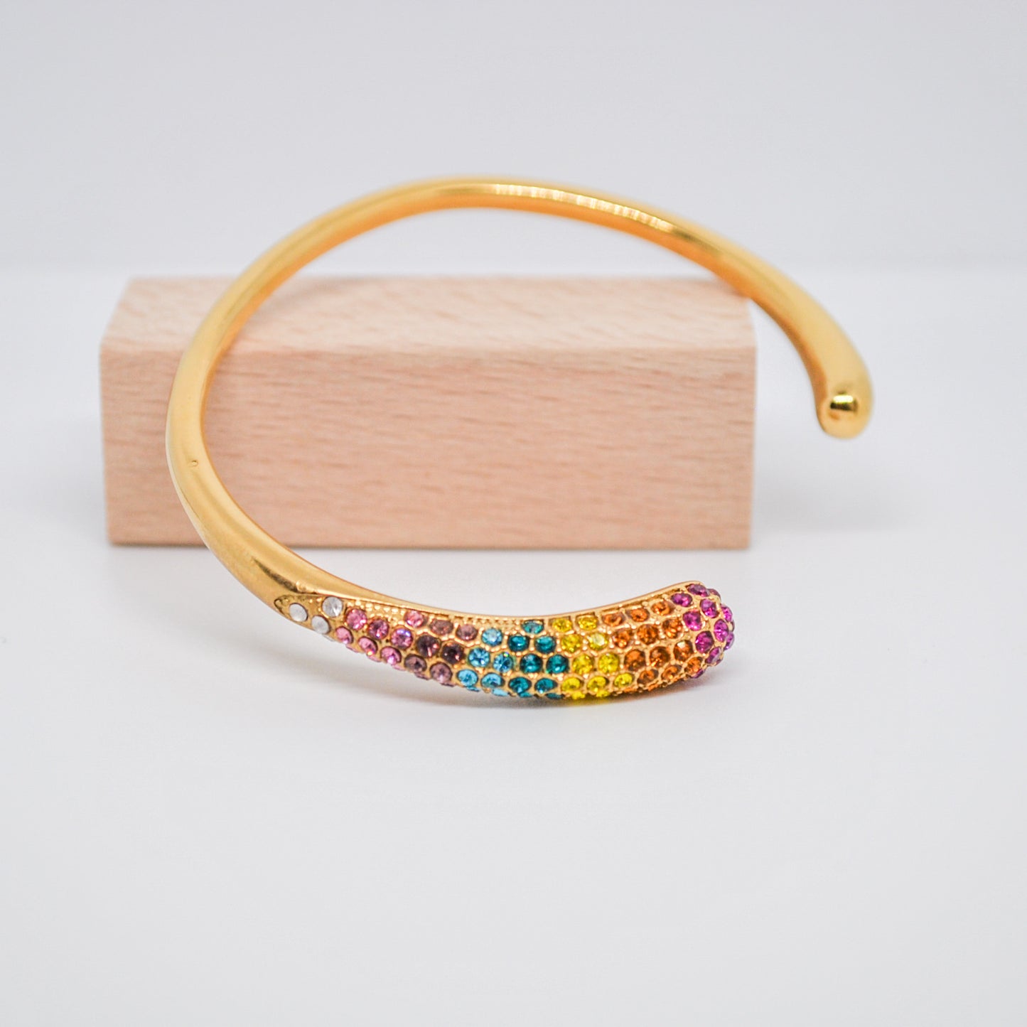Vivid Loop Bracelet