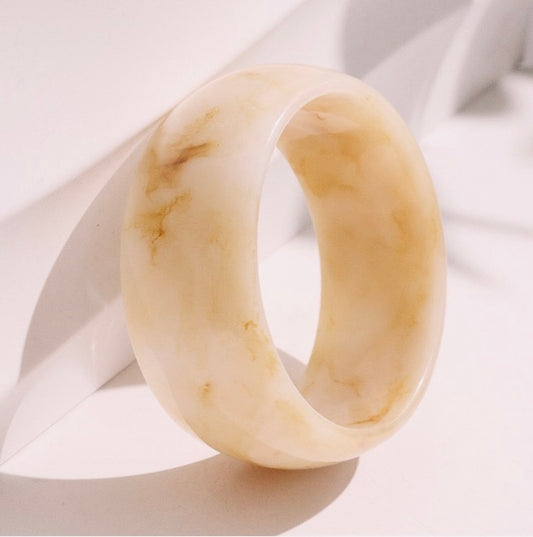 Chic Acrylic bangles
