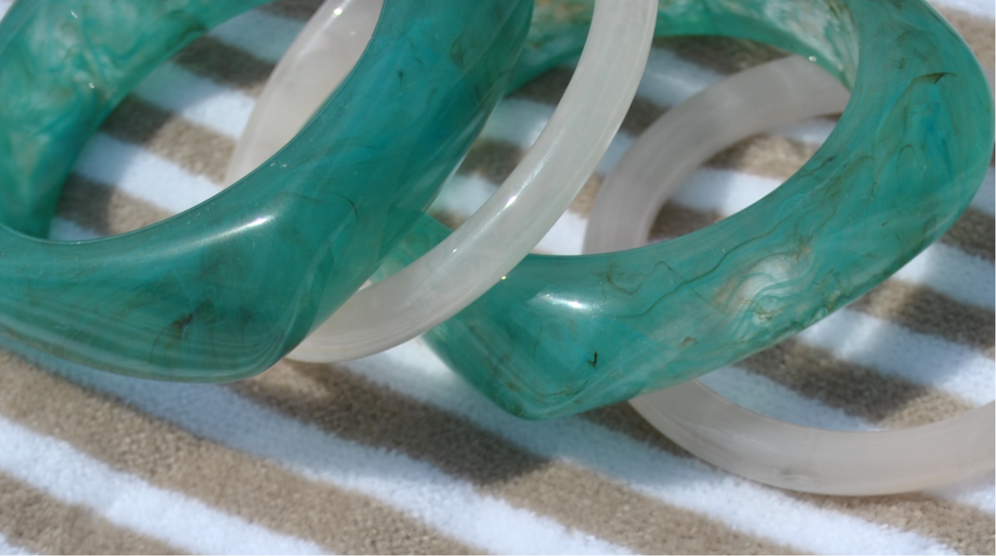 Chic Acrylic bangles